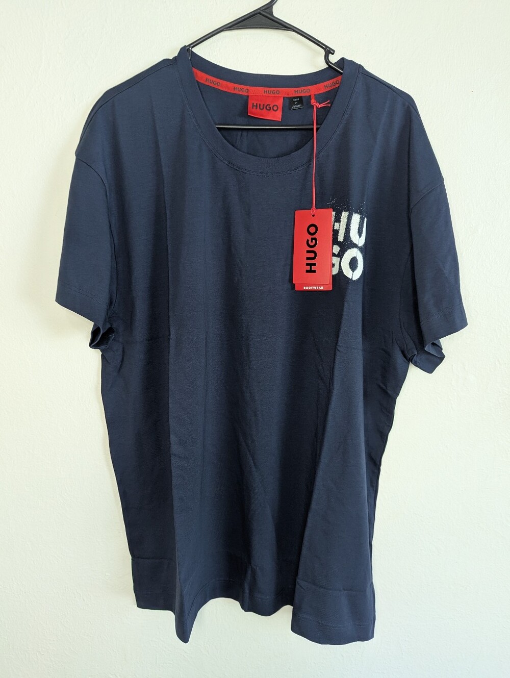 NWT HUGO Stacked Spray Logo T-shirt Men's Size XL
